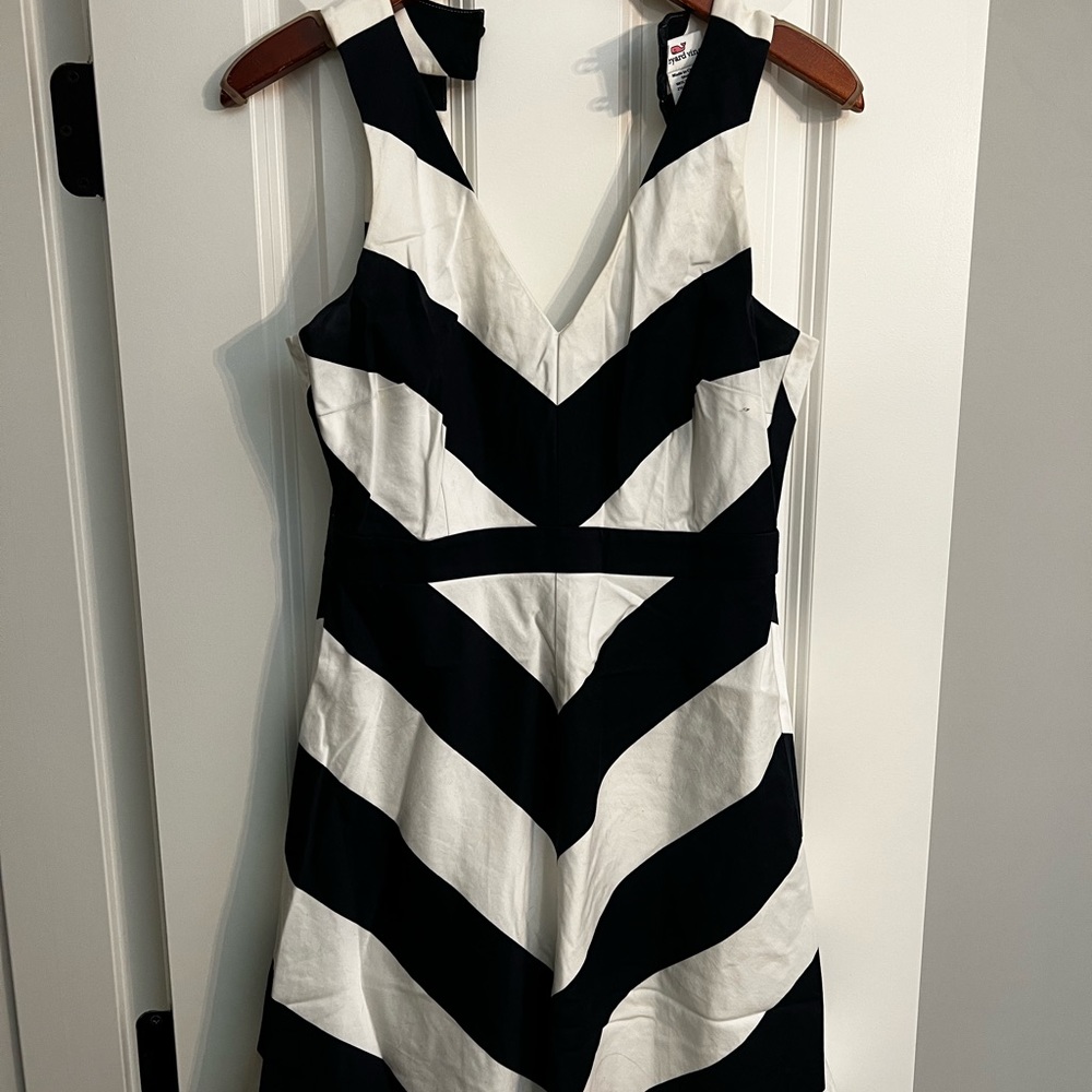 Vineyard vines chevron dress